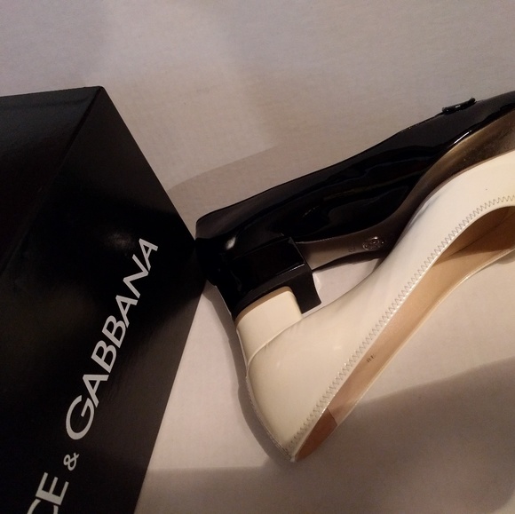 Patent Pumps w/ Low Heel - Picture 2 of 3